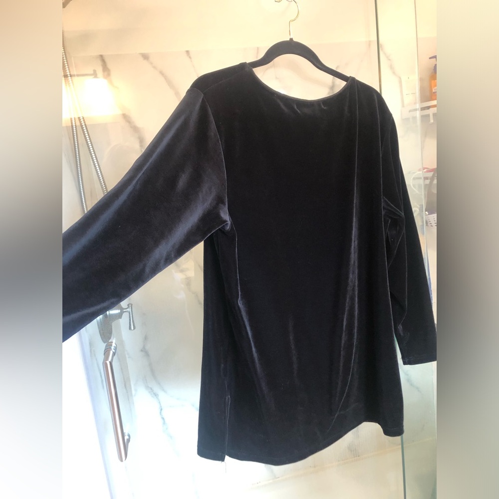 Sz 14 Womans Black Velour Tunic Top